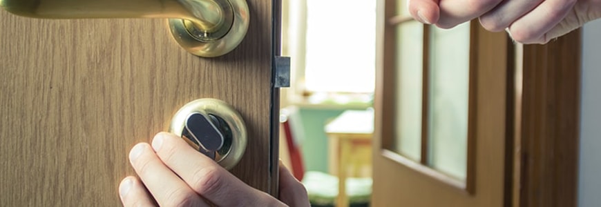 how to pick a lock
